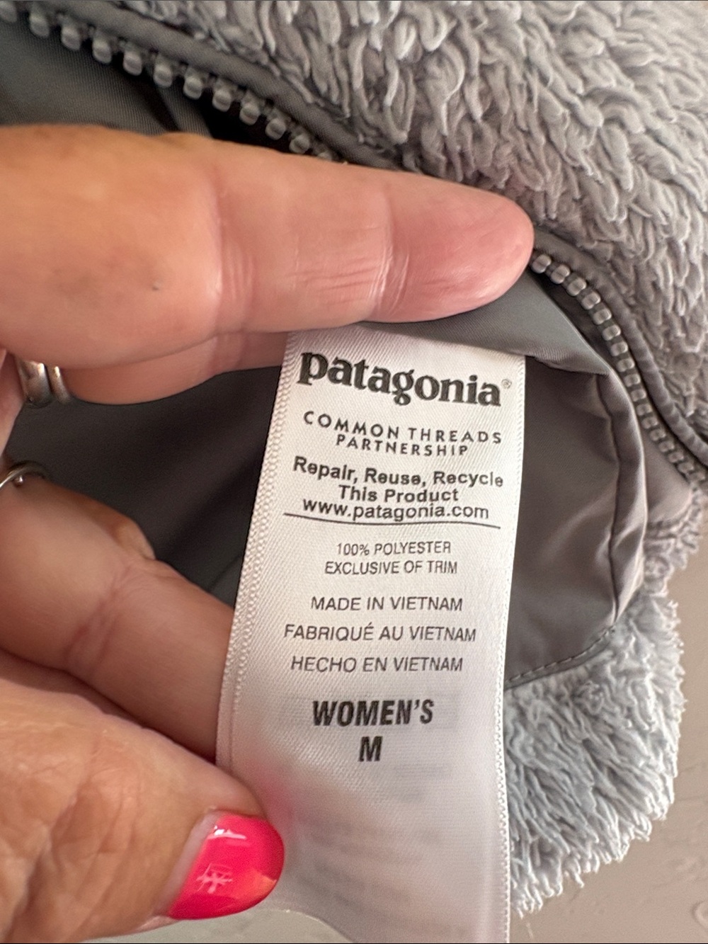 Patagonia Light Gray Fleece Vest with Logo - Picture 9 of 9